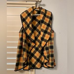 Plaid sleeveless cardigan sweater